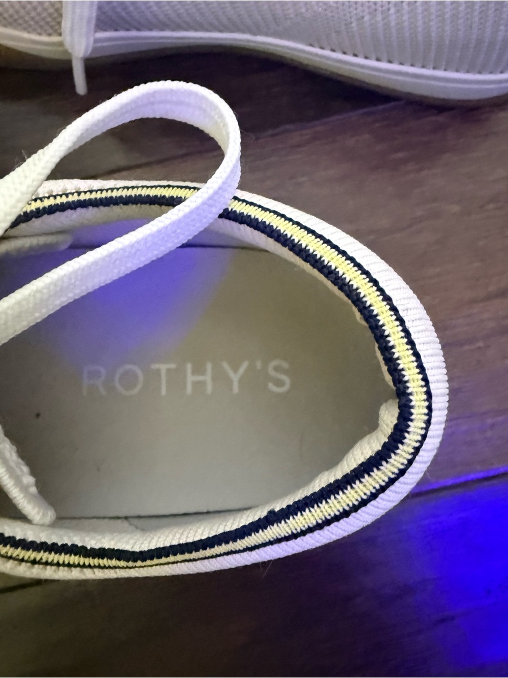Rothy’s Women’s Lace Up Sneakers Size 8 Ivory Cream Gum Sole Knit - Picture 6 of 8